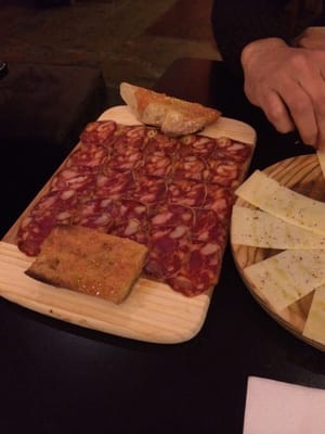 Los Dos Hermanos by null