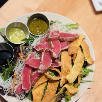 BB's - Ahi tuna Pan Asian Chop Chop Salad - New American Near Me - Jacksonville, Florida