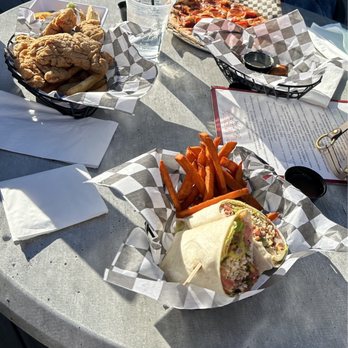Sly Fox - Wyomissing - food no drinks :) - Brewpubs Near Me - Wyomissing, Pennsylvania