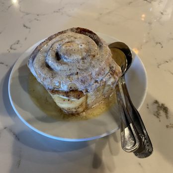 Ocado Restaurant - A scrumptious cinnamon roll served fresh from the oven. - Vegan Near Me - Sherman Oaks, California Ocado Restaurant - A scrumptious cinnamon roll served fresh from the oven. - Vegan Near Me - Sherman Oaks, California