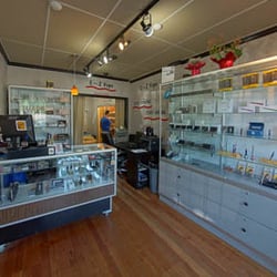 EZ-Vape Coquitlam - Great selection of vaping materials in-stock.