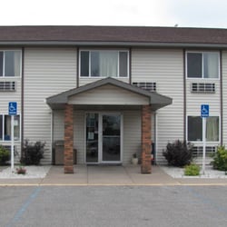 Americas Best Value Inn Sault Ste. Marie - Hotel's front door... looks like an apartment building.