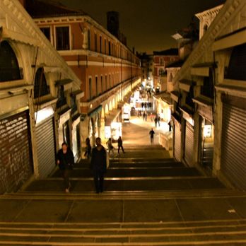 Ponte di Rialto - in the night.. no crowd..yeahh - Landmarks & Historical Buildings Near Me - Venezia, VE Ponte di Rialto - in the night.. no crowd..yeahh - Landmarks & Historical Buildings Near Me - Venezia, VE