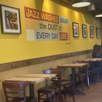 Perry's Joint - Seating indoor - Sandwiches Near Me - Sierra Madre, California