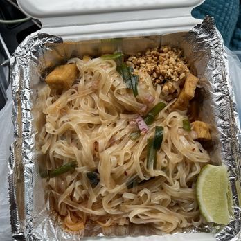 Basil Babe - Tofu Pad Thai - Thai Near Me - Ypsilanti, Michigan