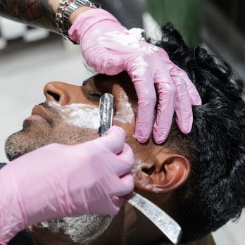 Debonair - Beard trim with optional razor - Men's Hair Salons Near Me - New York, New York Debonair - Beard trim with optional razor - Men's Hair Salons Near Me - New York, New York