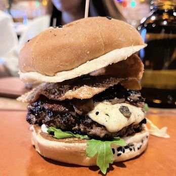 Hambrgr St Paul - Blue cheese burger - Burgers Near Me - St. Catharines, Ontario
