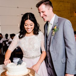 Blue Diamond Events - Cake Cutting | Blue Diamond Events Weddings | DJ / MC Services | Glenn Acres Farm | Columbia, MO [PC:  Morgan Lee Photography]