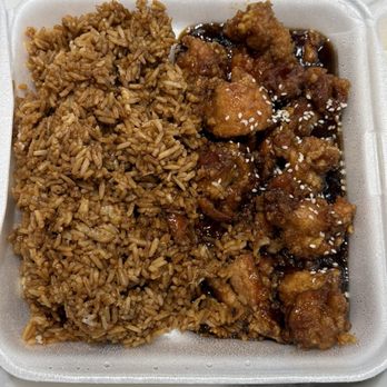 Chow's Chinese Restaurant - Sesame Chicken - Chinese Near Me - Oklahoma City, Oklahoma