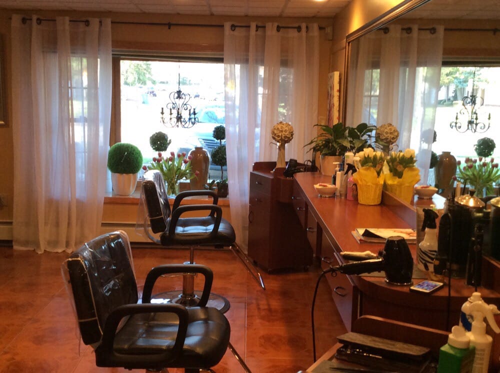 Valentino Hair Studio Logo