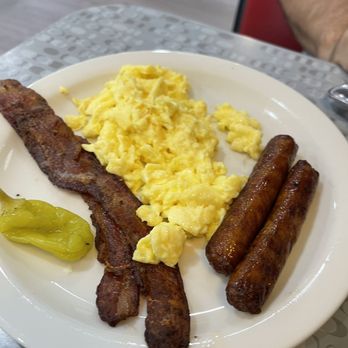 Mr. D's Diner - American Near Me - La Verne, California Mr. D's Diner - American Near Me - La Verne, California