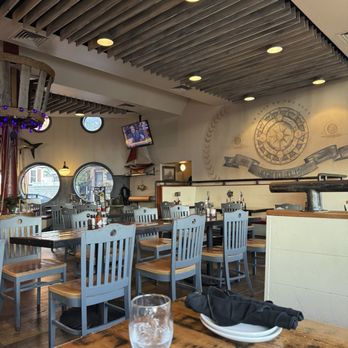 Captain James Crab House - Dining area - Seafood Near Me - Baltimore, Maryland