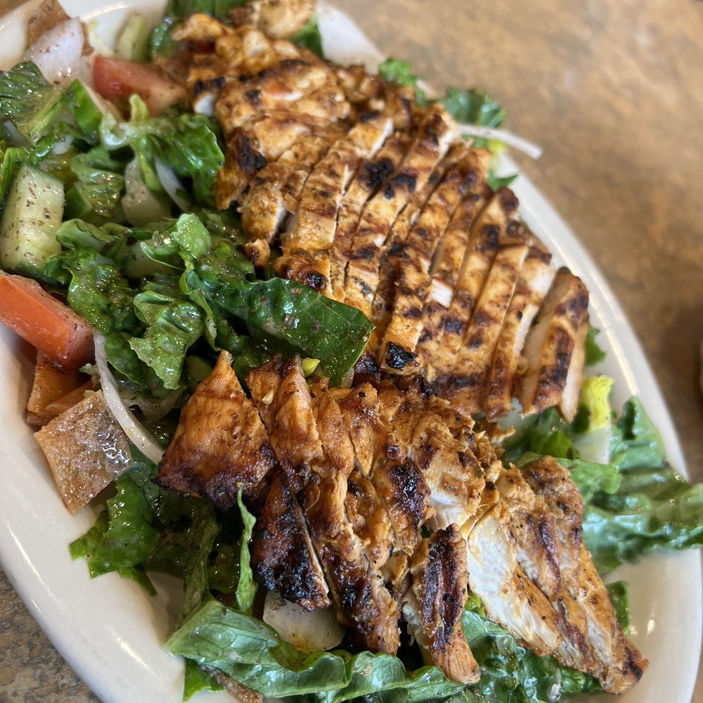 Fattoush salad with grilled chicken Fattoush salad with grilled chicken
