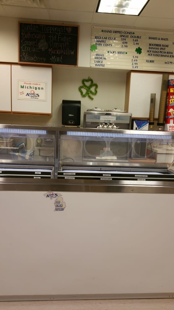 SHAMROCK DAIRY BAR Updated August 2024 11 Reviews 908 North