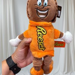 Hershey’s Chocolate World - Reese's plush very cute