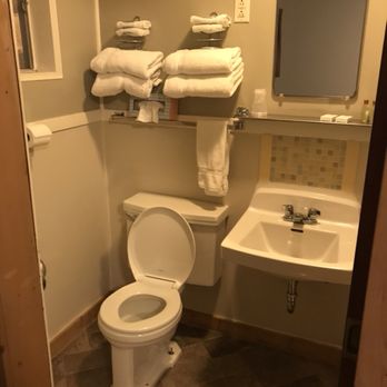 Blue Spruce Lodge - Hotels Near Me - Aledo, Illinois Blue Spruce Lodge - Hotels Near Me - Aledo, Illinois