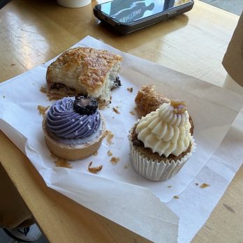 Kahnfections - BlackBerry tart + carrot cake + chocolate croissant - Bakeries Near Me - San Francisco, California Kahnfections - BlackBerry tart + carrot cake + chocolate croissant - Bakeries Near Me - San Francisco, California