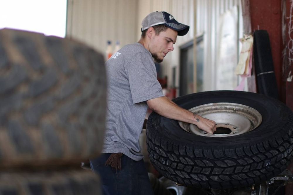 FORREST TIRE Updated June 2024 2305 Gateway Blvd, El Paso, Texas