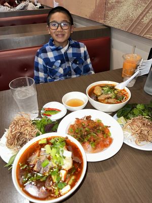 Ngu Binh Restaurant by null