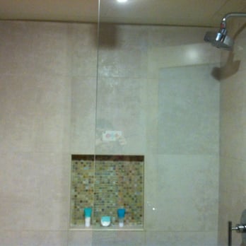 Hyatt Regency - Shower. - Hotels Near Me - Dallas, Texas