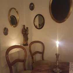 Lina's Bar - Oval ist auch eine Form.
