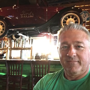 Ford's Garage - The cars are really cool - Burgers Near Me - Brandon, Florida