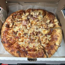 Shelby's Pizza - Bbq chicken pizza