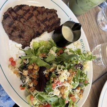 Summer House - A Nice House Salad with grilled wagyu sirloin - New American Near Me - Las Vegas, Nevada Summer House - A Nice House Salad with grilled wagyu sirloin - New American Near Me - Las Vegas, Nevada