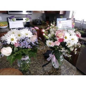 AZ Florist - New flowers on the right , still nothing like the picture online - Florists Near Me - Phoenix, Arizona AZ Florist - New flowers on the right , still nothing like the picture online - Florists Near Me - Phoenix, Arizona