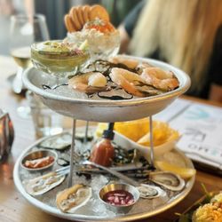 MOMO Kitchen & Market - Seafood tower