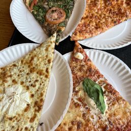 W BIANCA PIZZA MARGHERITA PIZZA