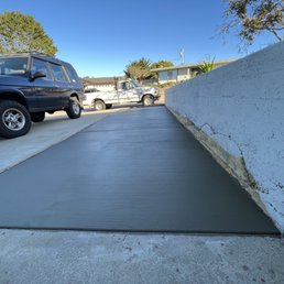 175 feet of additional driveway. Light broom finish. 175 feet of additional driveway. Light broom finish.