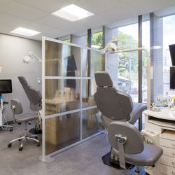 Holliday Orthodontics - Clinical stations equipped with digital scanners.