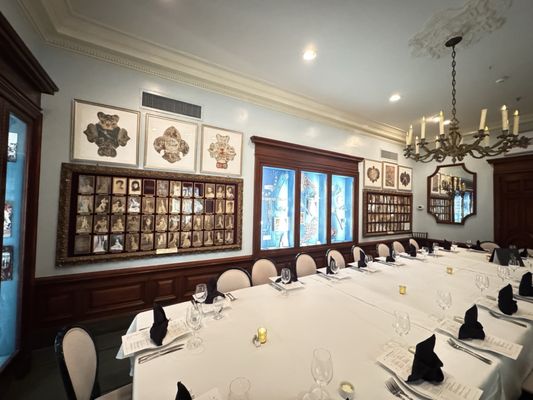 Antoine's Restaurant by null