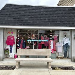 Farmhouse Charm & Boutique
