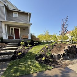 Adam Gorski Landscapes - Tighter shoot of the side yard.