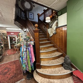 Oxford Hills Mercantile - Beautiful stairs - Coffee & Tea Near Me - Paris, Maine Oxford Hills Mercantile - Beautiful stairs - Coffee & Tea Near Me - Paris, Maine