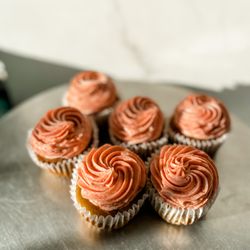 White Lion Baking Company - Vegan vanilla cupcakes with strawberry frosting