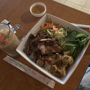 Pho House Best Noodles - 9. Bún Thịt Nướng Chả Giò - Vietnamese Near Me - El Paso, Texas Pho House Best Noodles - 9. Bún Thịt Nướng Chả Giò - Vietnamese Near Me - El Paso, Texas