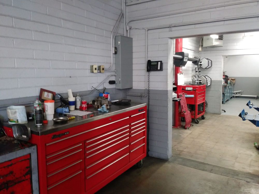 MIDWAY AUTO SERVICE Updated May 2024 13 Reviews 4872 E 22nd St, Tucson, Arizona Auto