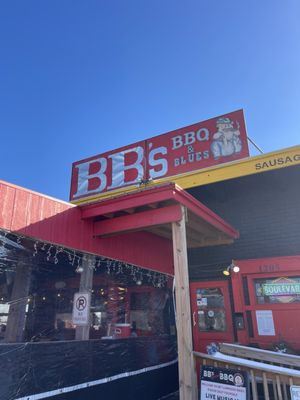 B.B.'s Lawnside BBQ by null