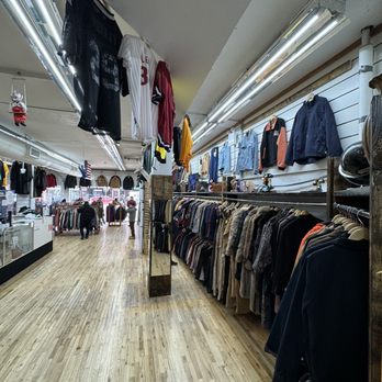 L Train Vintage - Used, Vintage & Consignment Near Me - New York, New York L Train Vintage - Used, Vintage & Consignment Near Me - New York, New York