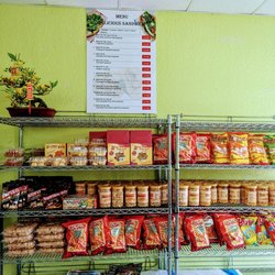 Banh Mi Saigon - Inside