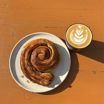 Pophams Bakery - Bacon & maple croissant - Bakeries Near Me - London, XGL Pophams Bakery - Bacon & maple croissant - Bakeries Near Me - London, XGL