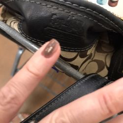Best Nails Salon - Nail polish smudged one hour later.