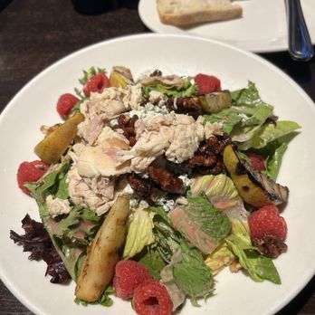 Doolittles Woodfire Grill - Roasted Pear & Chicken Salad - American Near Me - Eagan, Minnesota Doolittles Woodfire Grill - Roasted Pear & Chicken Salad - American Near Me - Eagan, Minnesota