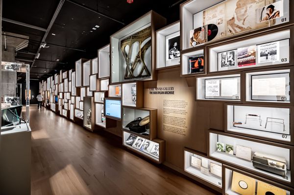 Bob Dylan Center by null