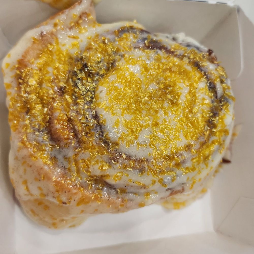 Cinnabon - HP Cinnamon roll - Bakeries Near Me - Reno, Nevada