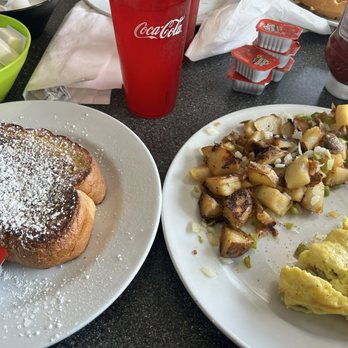 Thumbs Up Diner - French Toast - Breakfast & Brunch Near Me - Atlanta, Georgia
