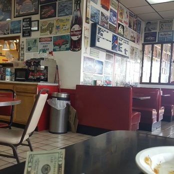 Joe's Diner West - a stack of money on a table - Diners Near Me - Palmyra, Missouri Joe's Diner West - a stack of money on a table - Diners Near Me - Palmyra, Missouri